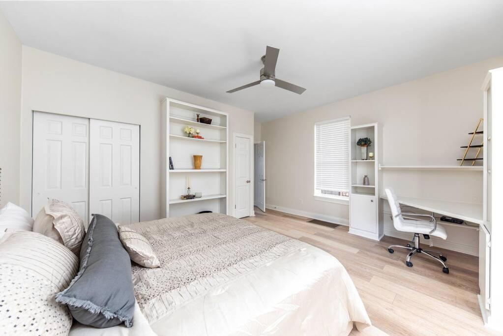 Scenic Skyline View-downtown Holiday home *